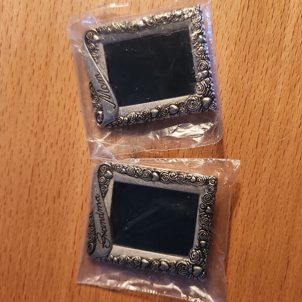 Miniature Grandma & Mom Frame brooch